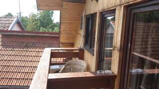 Гостевой дом Conacul Bunicilor Байя-де-Фьер Attic Family Suite with Balcony-6